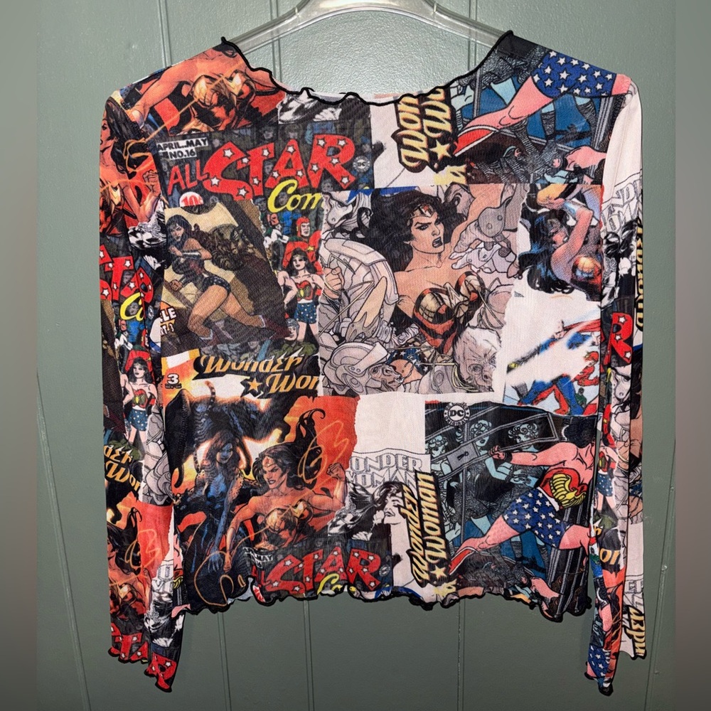 4X DC Multicolor Comic Print Long Sleeve Top Wonder Woman